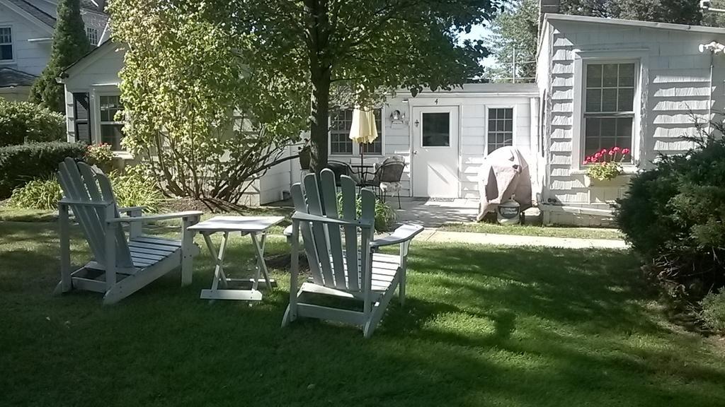 Historic White Blossom House Southold Exterior photo