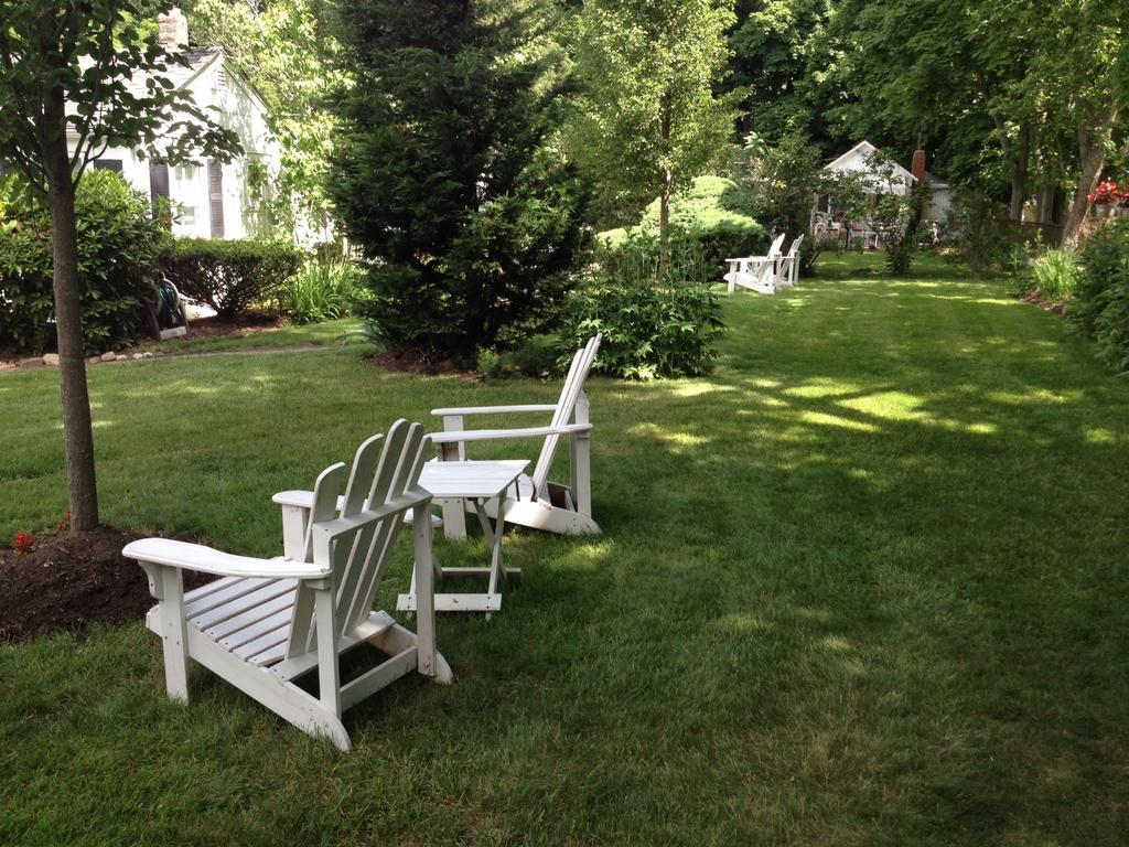 Historic White Blossom House Southold Exterior photo