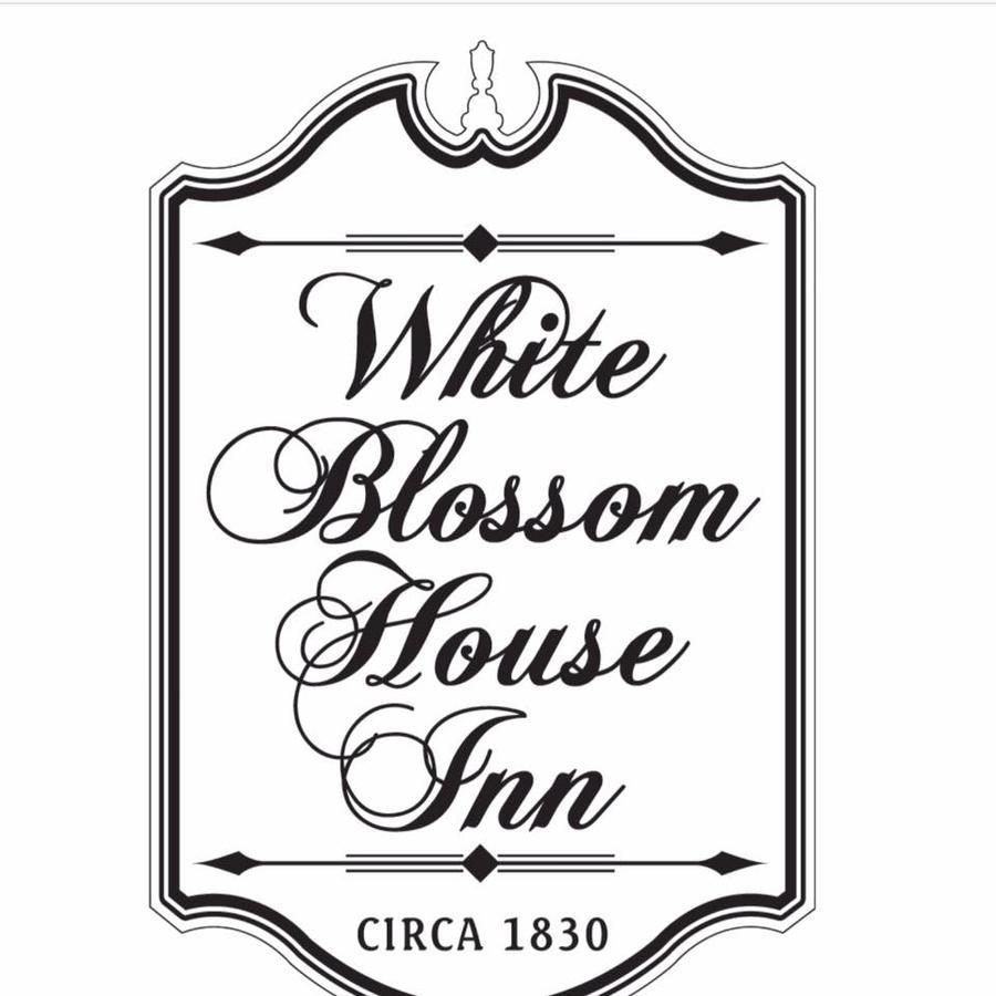 Historic White Blossom House Southold Exterior photo